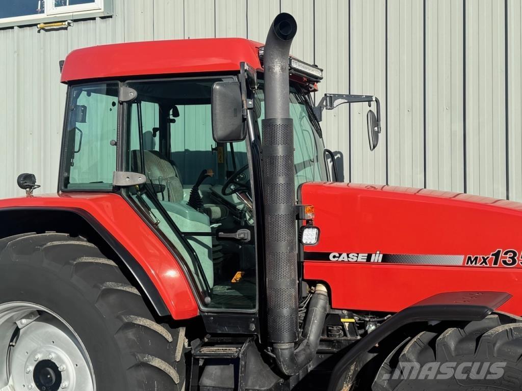 CASE MX 135 Traktoren