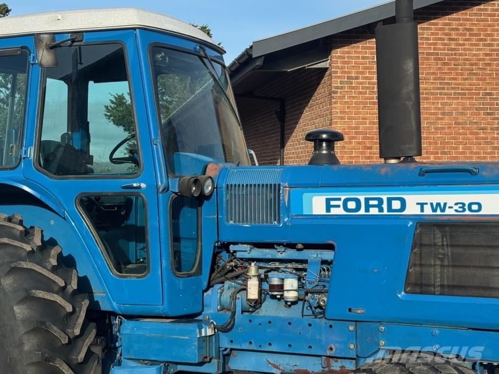 Ford TW30 Traktoren