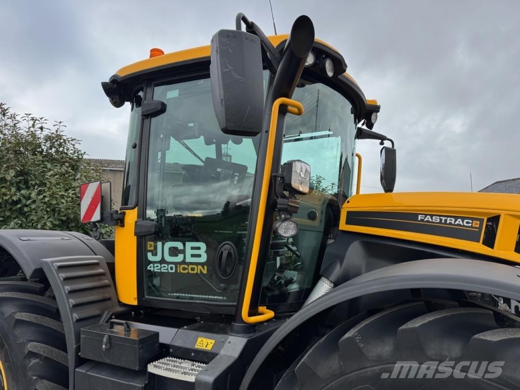 JCB 4220 iCON Traktoren