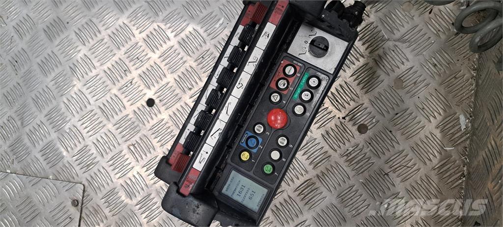 Hinowa 17.75 3S Kompakte selbstfahrende Hebebühnen