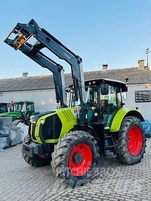 CLAAS ARION 520 Traktoren