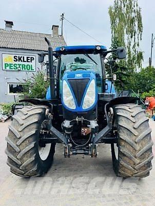 New Holland T7.210RC Traktoren