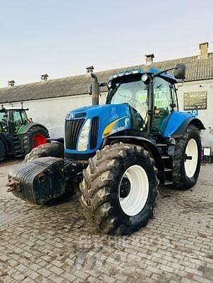 New Holland T8040 Traktoren