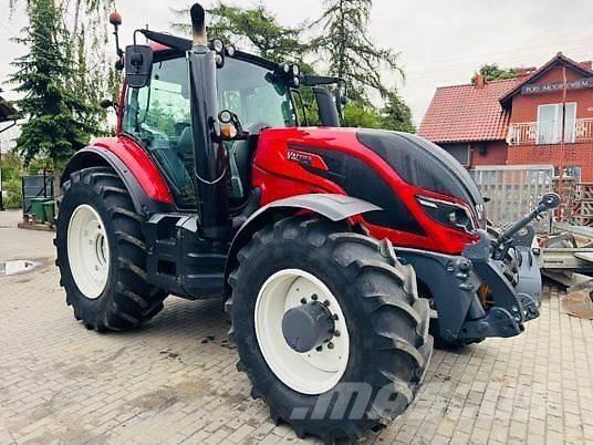 Valtra T154 Traktoren