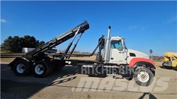 Mack CV713 Andere Fahrzeuge