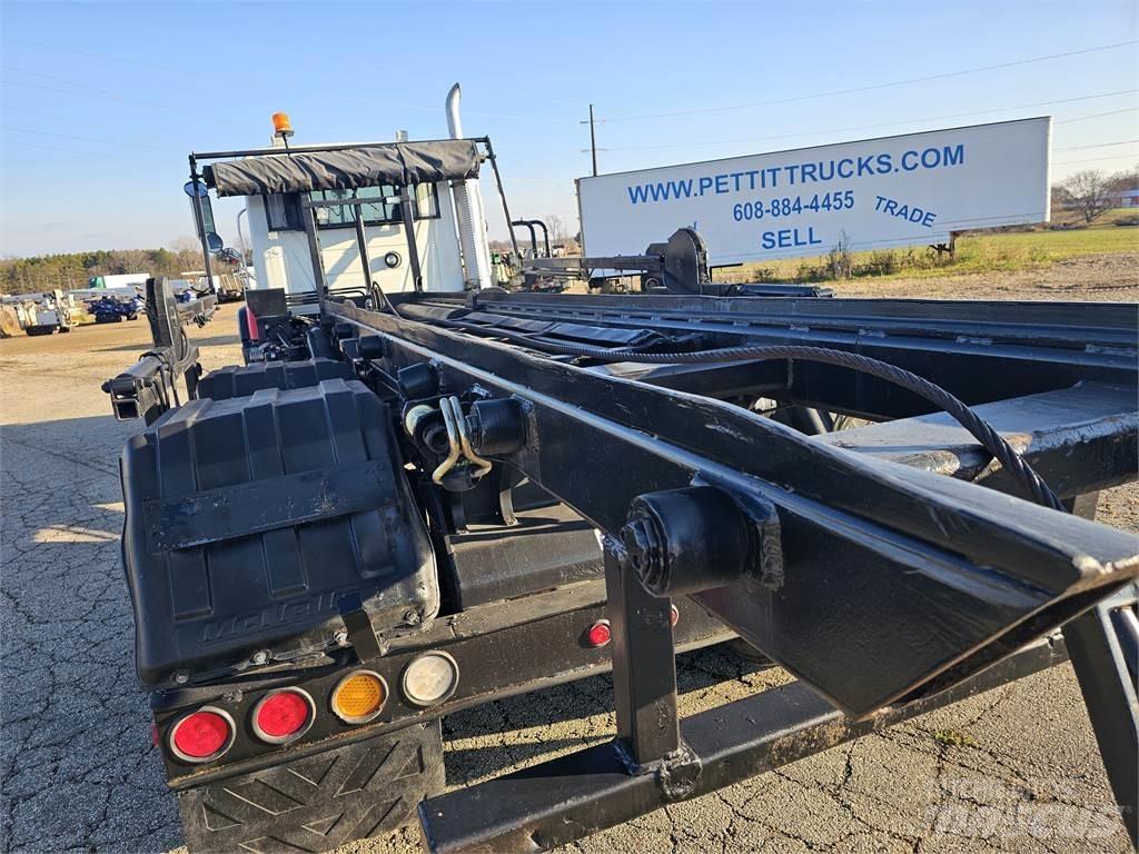 Mack CV713 Andere Fahrzeuge