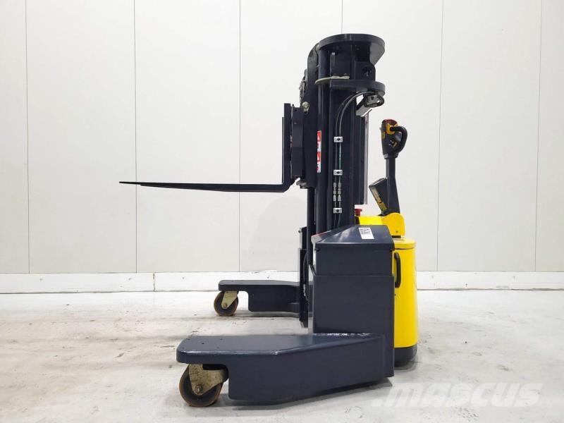 Combilift WR4 Reach-Stacker