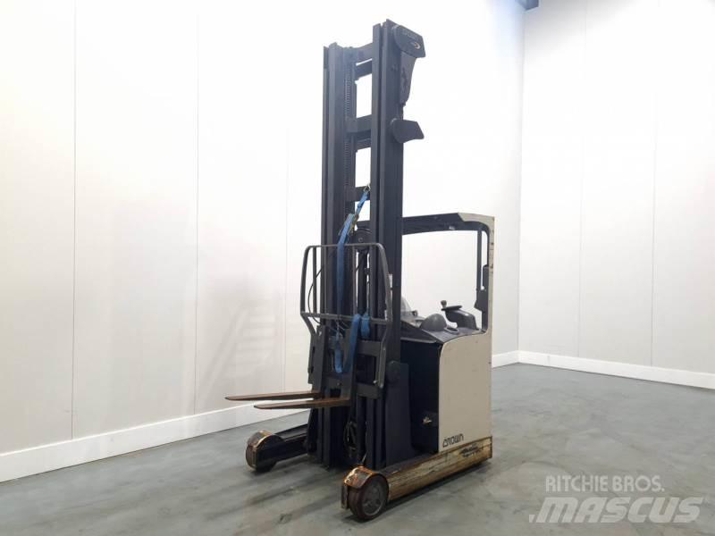 Crown ESR4500 Schubmaststapler