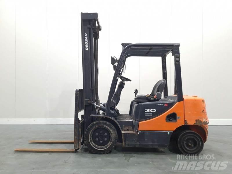 Doosan D30S-5 Diesel heftrucks