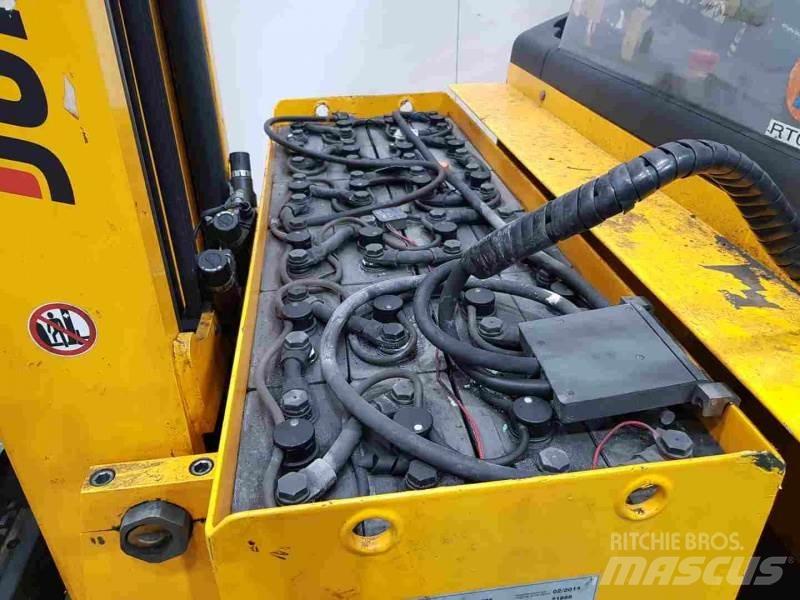 Jungheinrich ETV216 Schubmaststapler