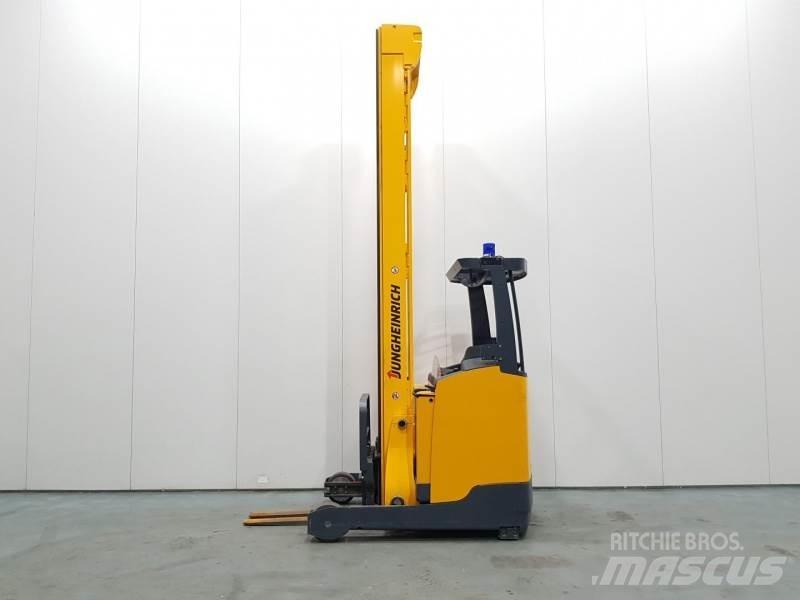 Jungheinrich ETV318 Schubmaststapler