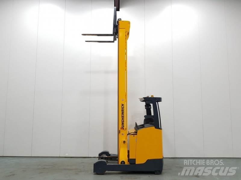 Jungheinrich ETV325 Schubmaststapler