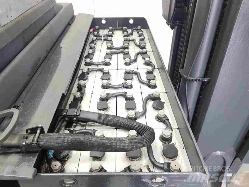 Linde R14HD-01 1120 Schubmaststapler