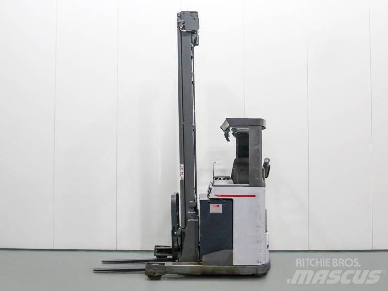 Nissan UNS161 Schubmaststapler