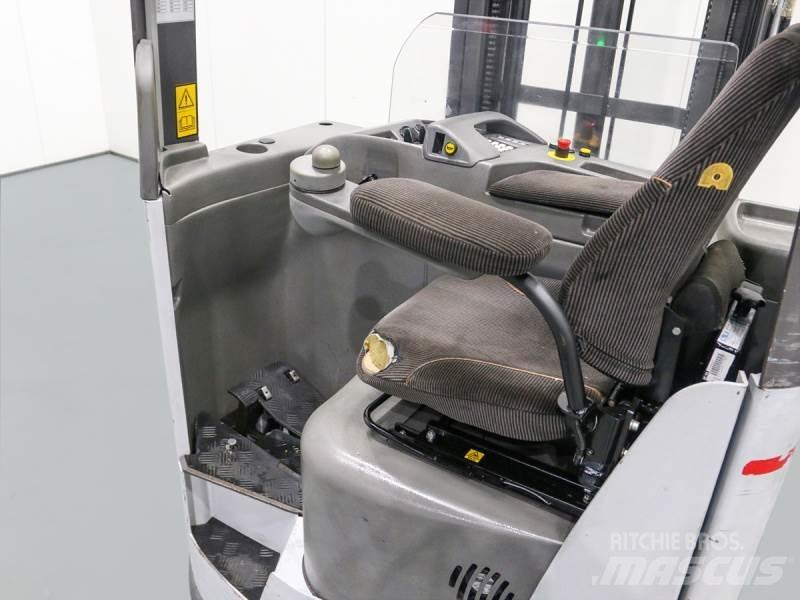 Nissan UNS161 Schubmaststapler