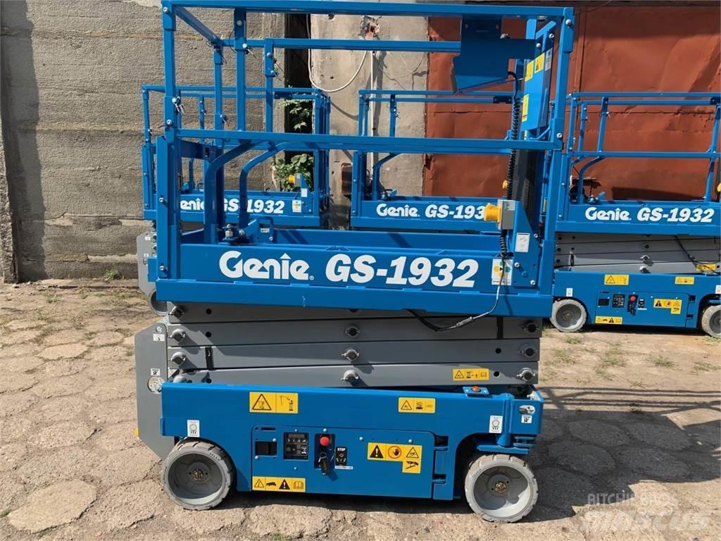 Genie 1932 Scheren-Arbeitsbühnen
