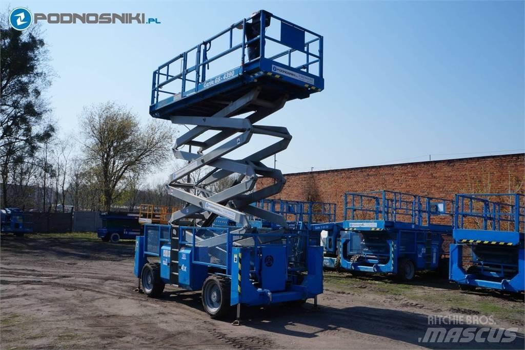 Genie 4390 Scheren-Arbeitsbühnen