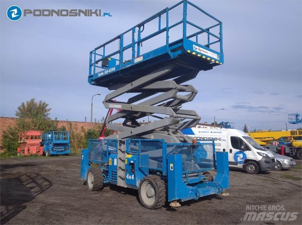 Genie 4390 Scheren-Arbeitsbühnen