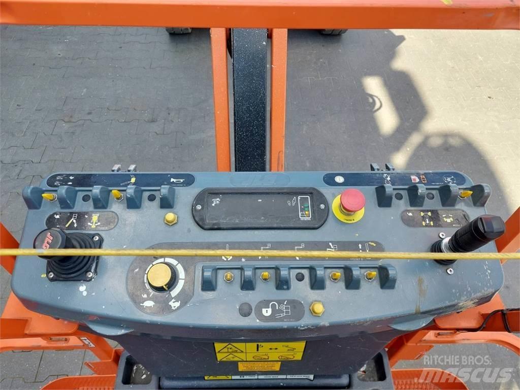 JLG E450AJ Gelenkteleskoparbeitsbühnen