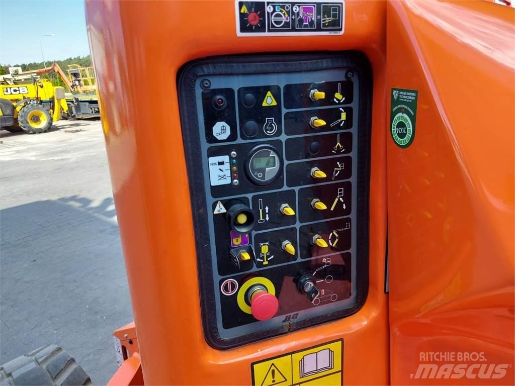 JLG E450AJ Gelenkteleskoparbeitsbühnen