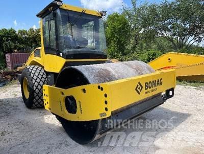 Bomag BW213DH-5 Sonstige Baumaschinen