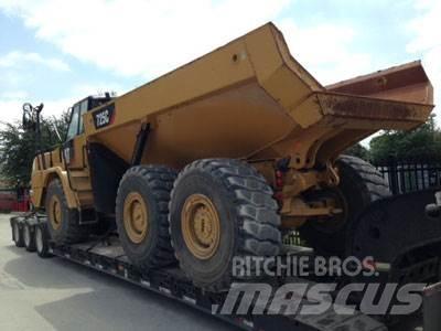 CAT 725C Dumper - Knickgelenk