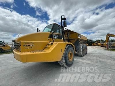 CAT 740 Dumper - Knickgelenk