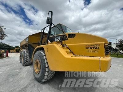 CAT 740 Dumper - Knickgelenk