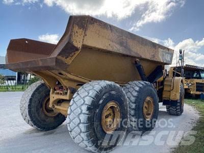 CAT 740B Dumper - Knickgelenk