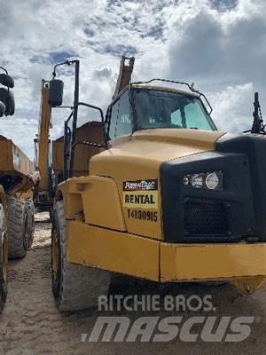 CAT 740B Dumper - Knickgelenk