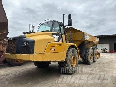CAT 740B Dumper - Knickgelenk