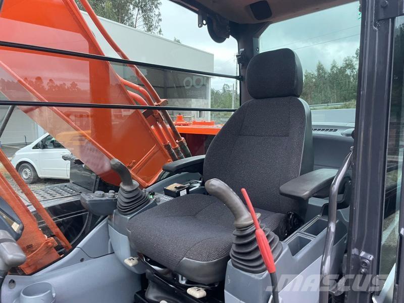 Hitachi ZX210 Raupenbagger