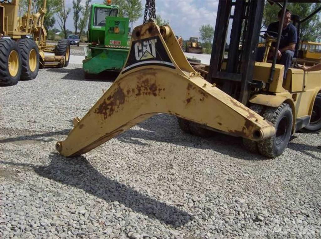 CAT 438C Chassis
