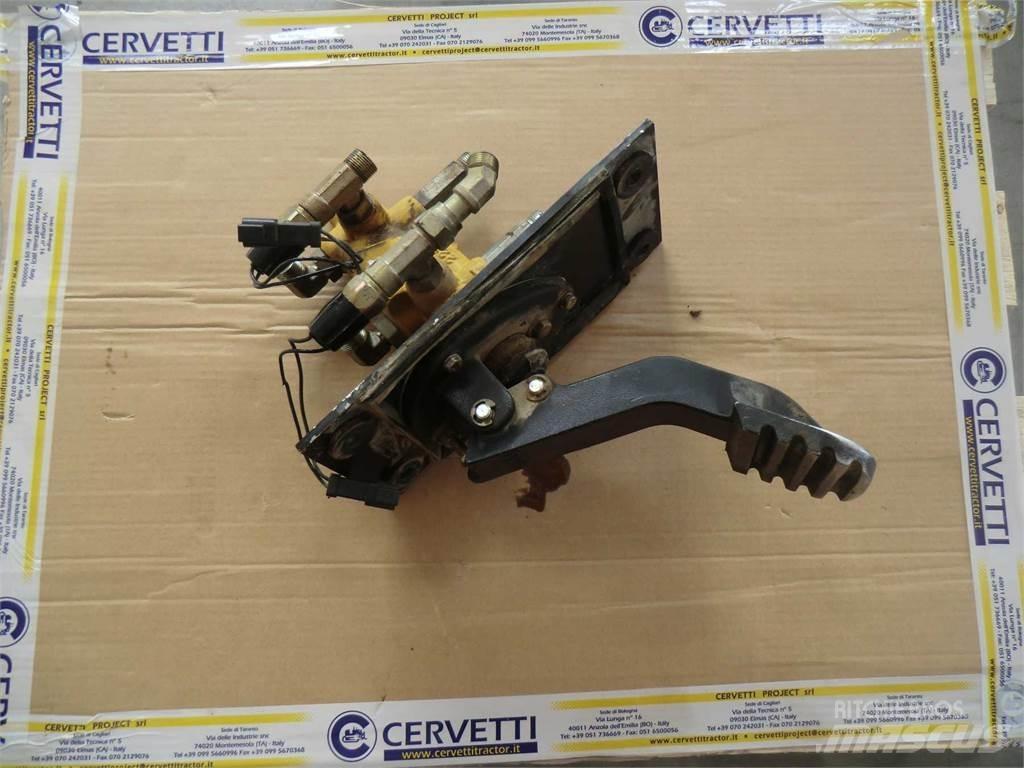 CAT 735 Sonstige Baumaschinen