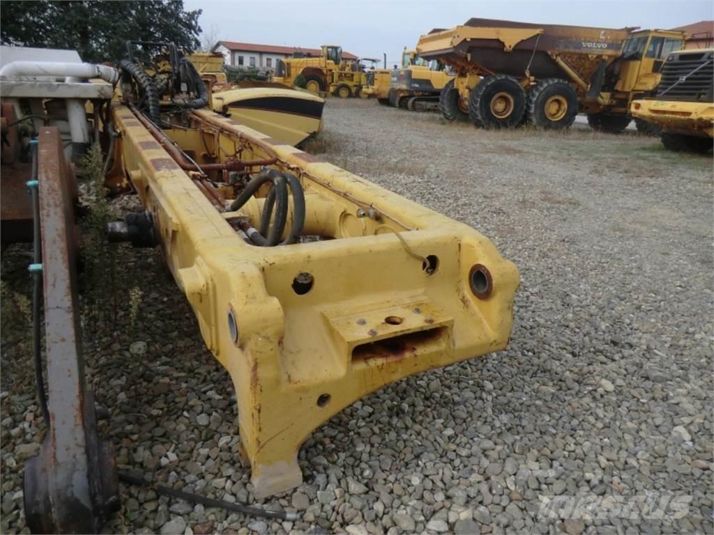CAT 735 Chassis