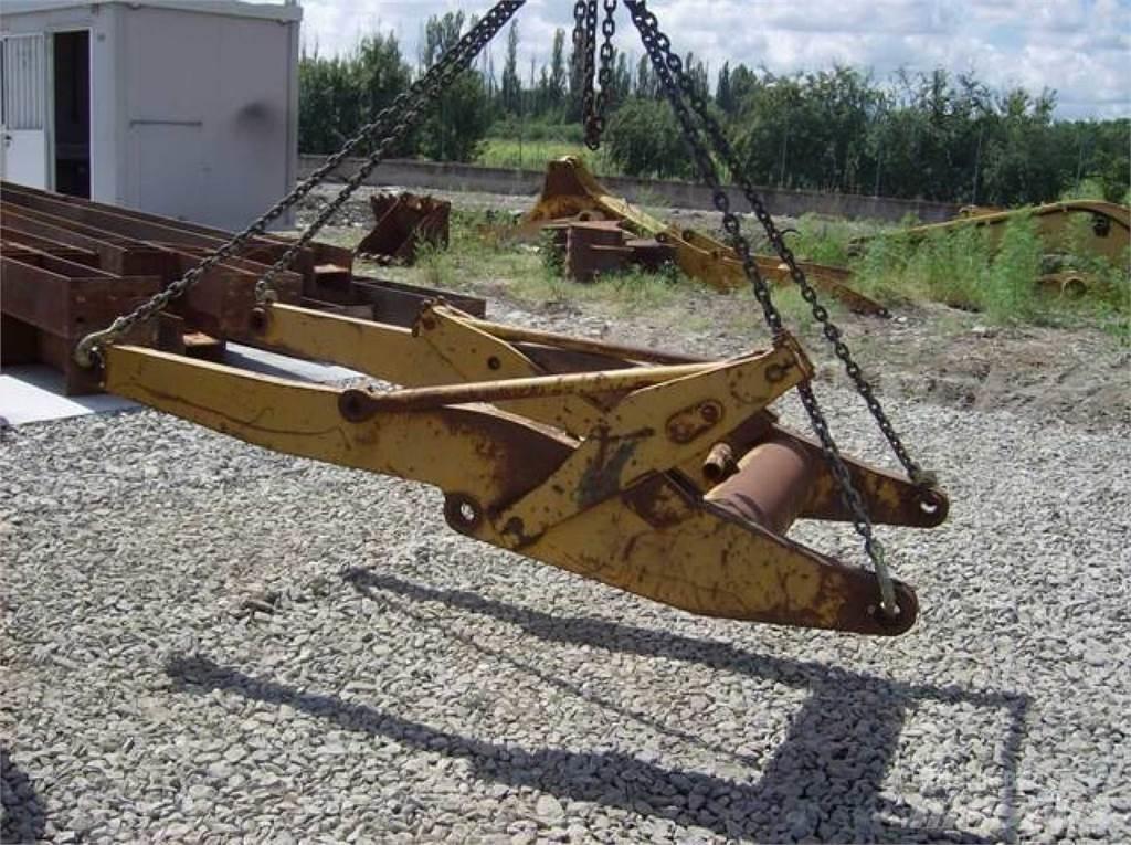 CAT 910 Chassis