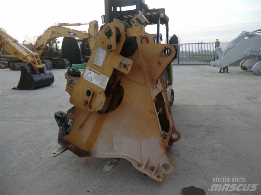 CAT 928G Chassis