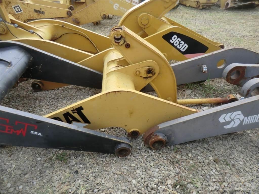 CAT 943 Chassis