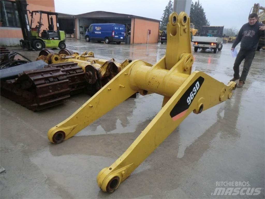 CAT 963D Chassis