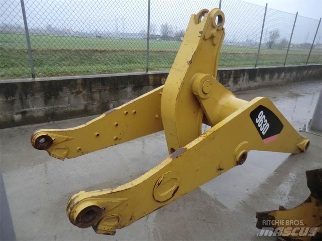 CAT 963D Chassis