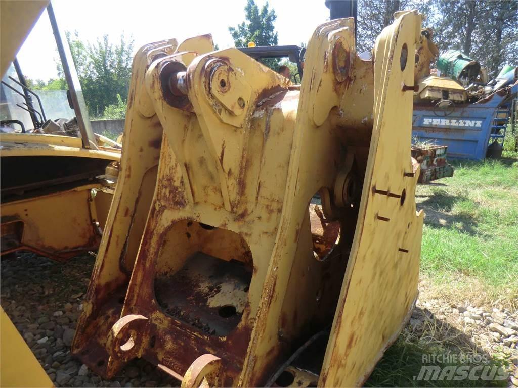 CAT 963D Chassis