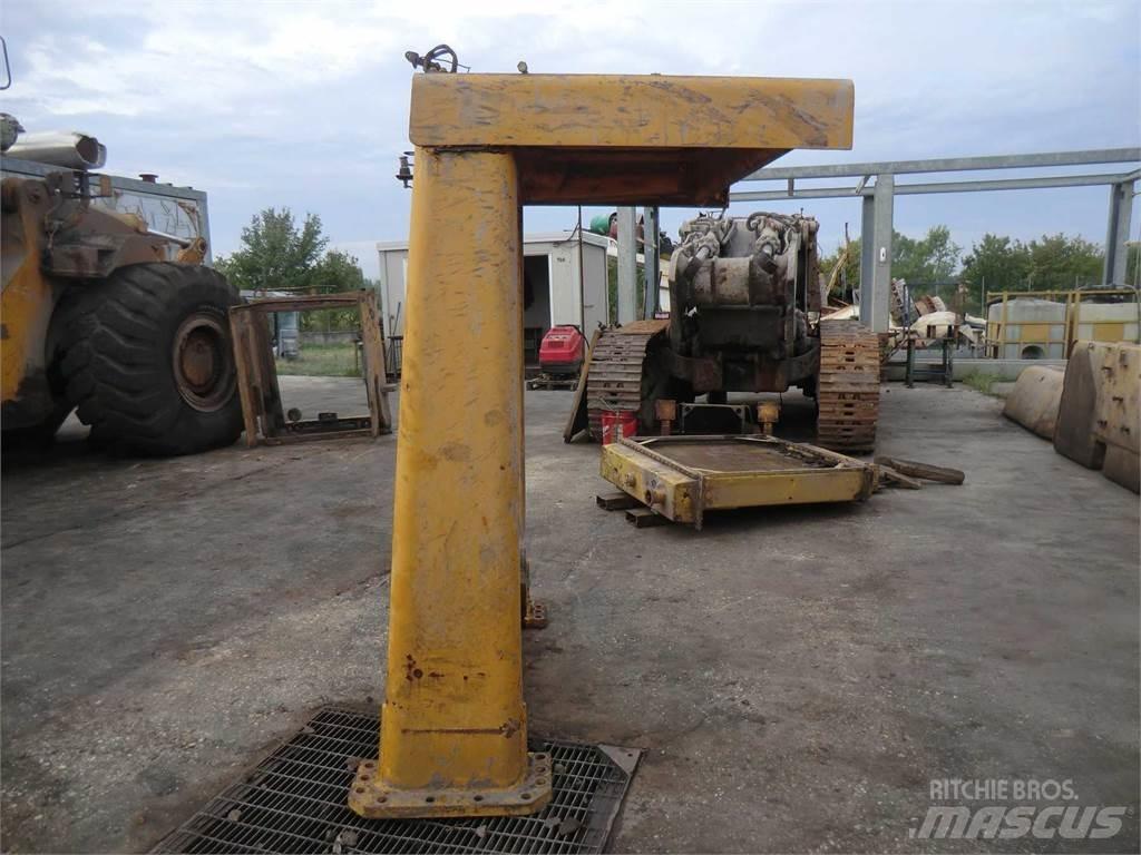 CAT 988B Chassis