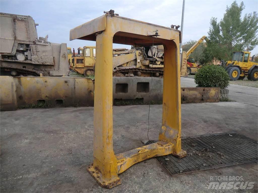 CAT 988B Chassis