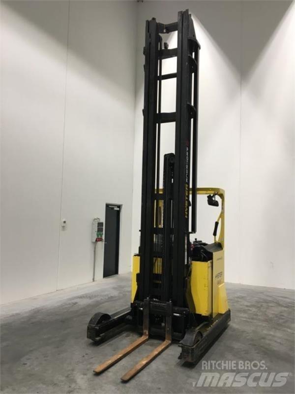 Hyster R2.0W Schubmaststapler