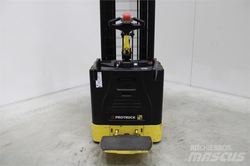 Hyster S1.5S Zelfrijdende stapelaars