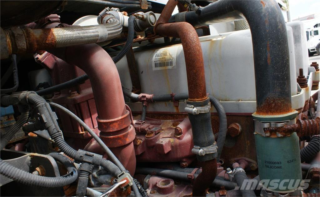 Mack LEU613 Müllwagen