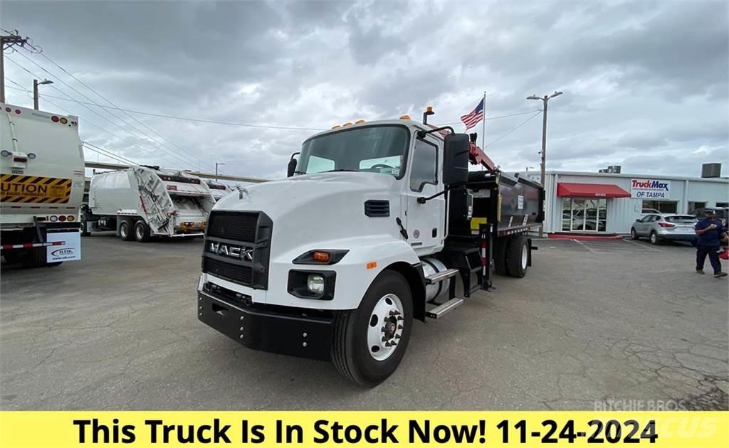 Mack MD6 Greifer