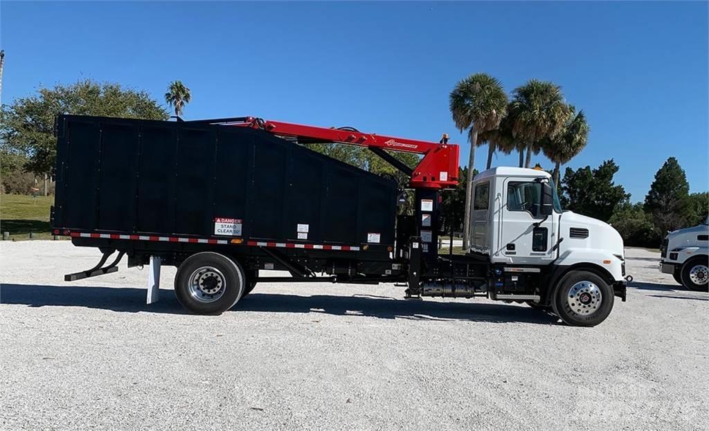 Mack MD7 Greifer