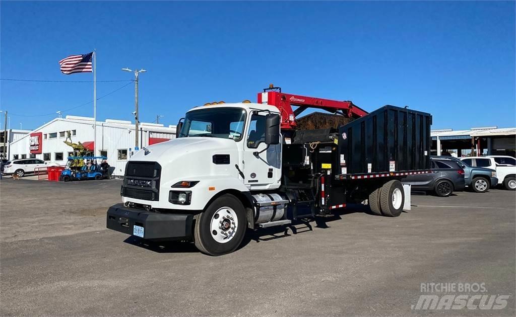 Mack MD7 Greifer