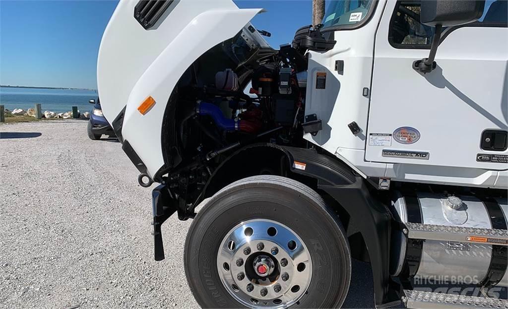 Mack MD7 Greifer